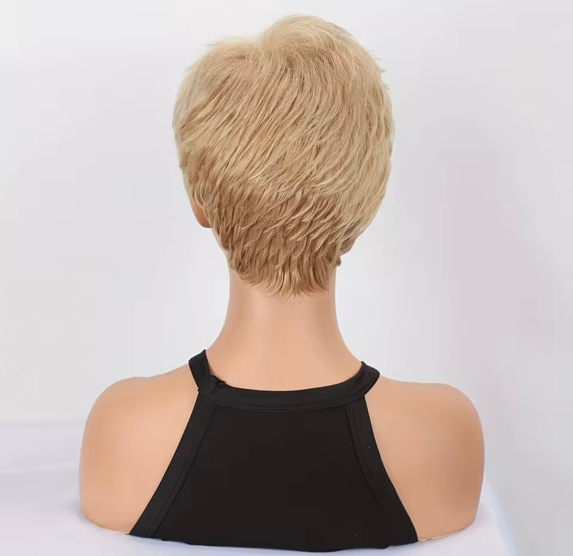 Short Blonde Wig Heat-resistant Synthetic Straight Hair Suitable for Daily